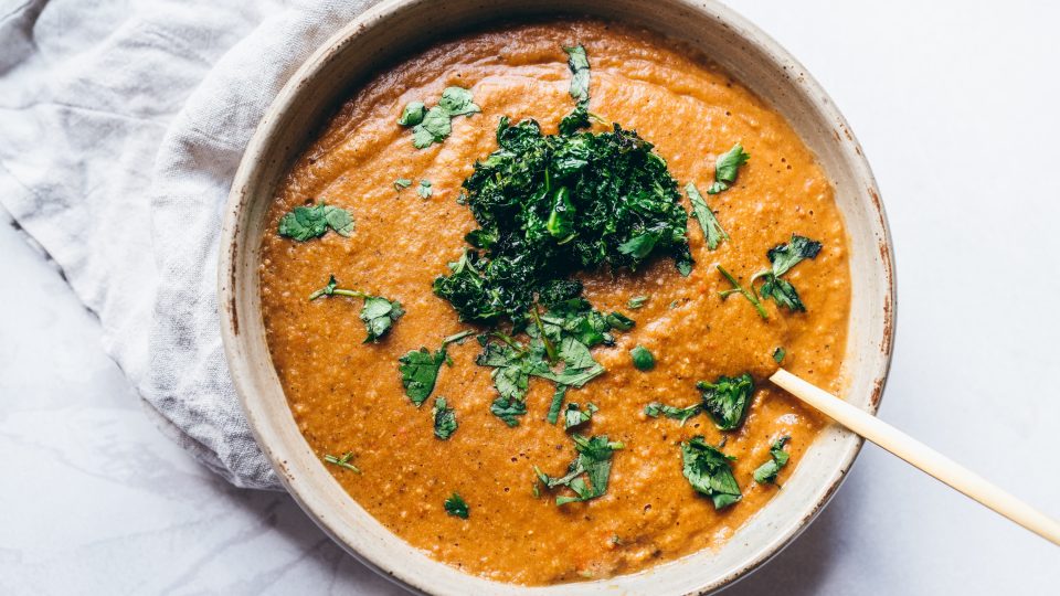 Curried lentils with kale – horizontal