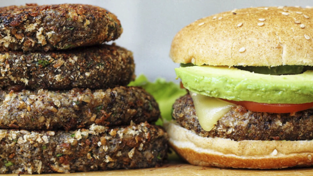 How To Make Meatless Mushroom Burgers - Real Plans