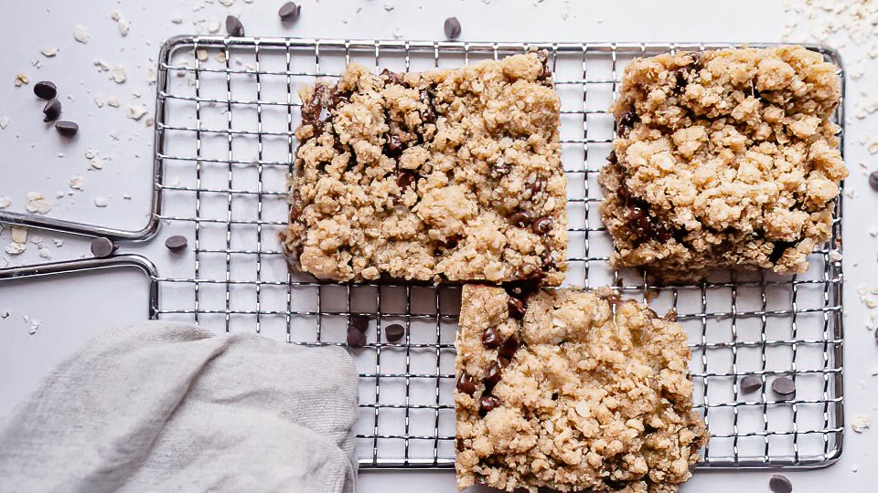 Gooey Oatmeal Bars with Chocolate and Caramel
